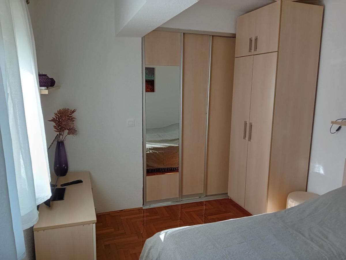 Apartment Nikol Pula Exterior foto